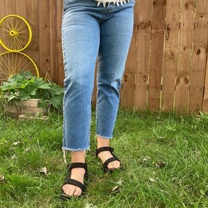 Levi’s Denim Capris Size 32 (14)